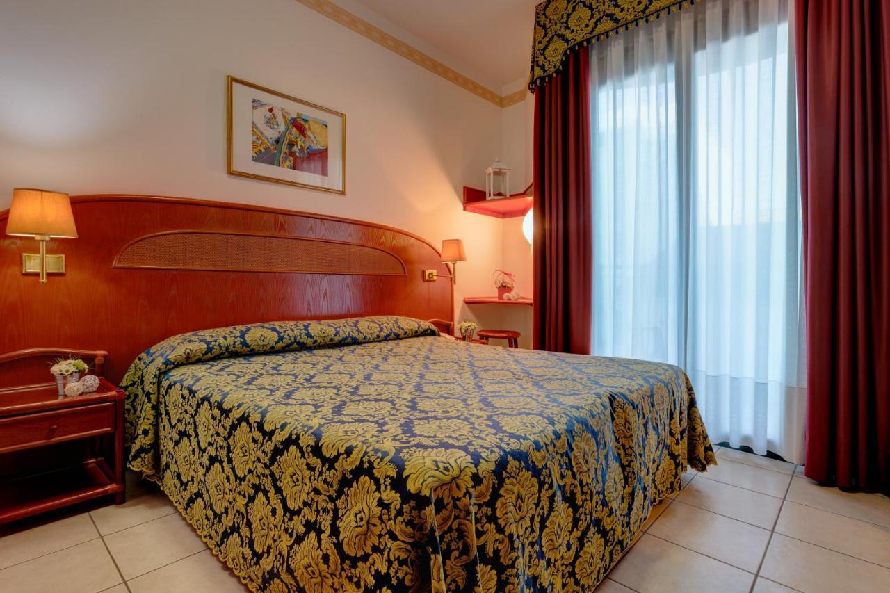 Hotel Garni San Carlo Lido di Jesolo Exteriör bild