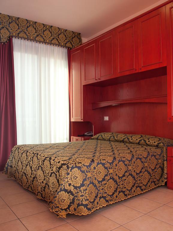 Hotel Garni San Carlo Lido di Jesolo Exteriör bild